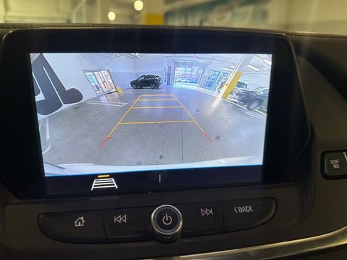 Used 2019 Chevrolet Blazer LT image 9