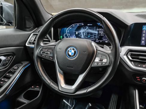 Used 2022 BMW 330e w/ Driving Assistance Package RWD image 19