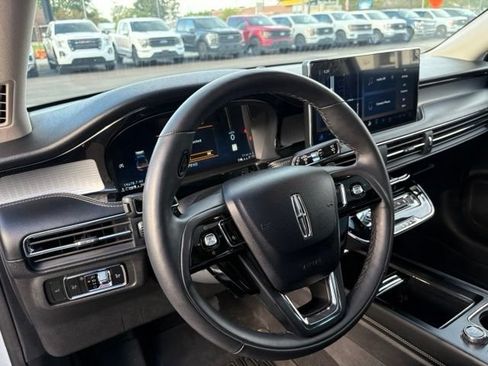 Used 2024 Lincoln Corsair AWD w/ Equipment Group 101A image 23