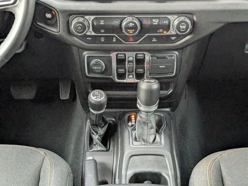 Used 2024 Jeep Wrangler Unlimited Sport AWD/4WD image 23