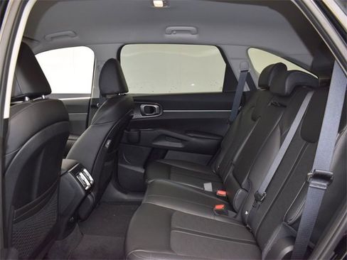 Certified 2025 Kia Sorento S image 10