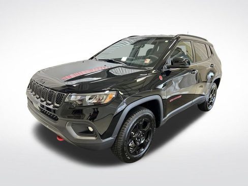 Used 2024 Jeep Compass Trailhawk w/ Trailhawk Convenience Group AWD/4WD image 28