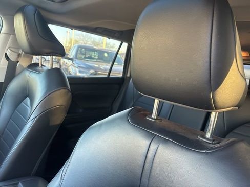 Used 2022 Toyota Highlander XLE image 9