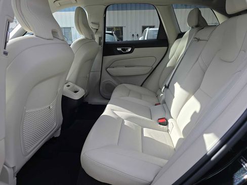 Used 2024 Volvo XC60 B5 Core w/ Protection Package Premier AWD/4WD image 15