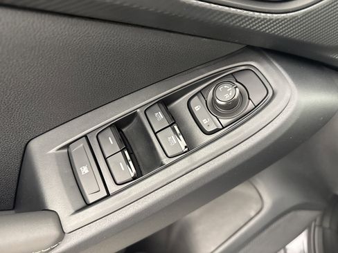 Used 2025 Subaru Crosstrek 2.0i Premium image 11