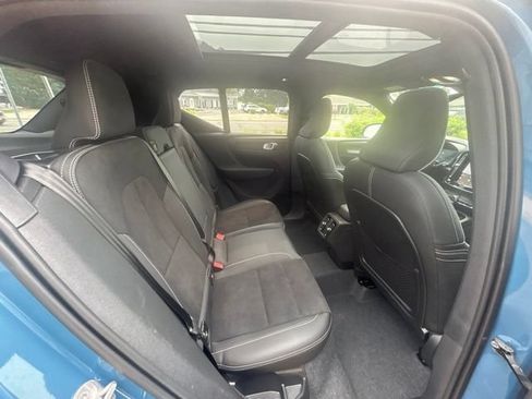 Certified 2025 Volvo XC40 B5 Plus AWD/4WD image 13