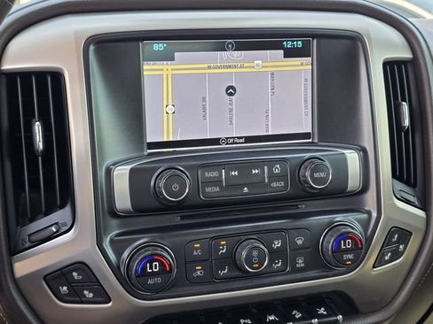 Used 2018 GMC Sierra 1500 Denali w/ Denali Ultimate Package AWD/4WD image 10