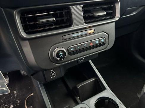 New 2025 Ford Maverick XL image 19