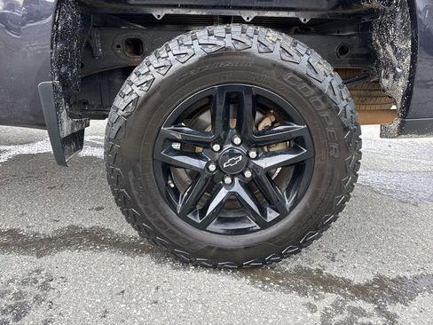 Used 2024 Chevrolet Silverado 1500 LT Trail Boss w/ Convenience Package II image 33