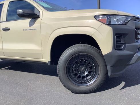 Used 2024 Chevrolet Colorado W/T image 3