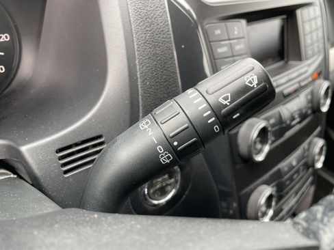 Certified 2018 Ford Explorer XLT FWD image 16