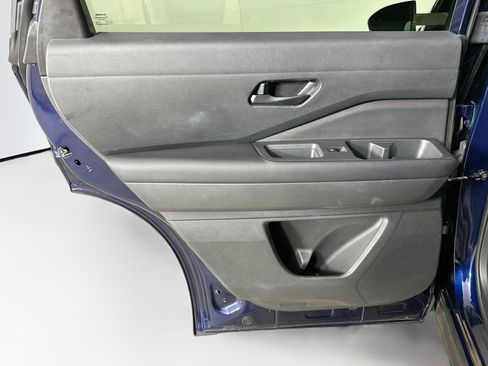 Used 2025 Nissan Pathfinder SV AWD/4WD image 25