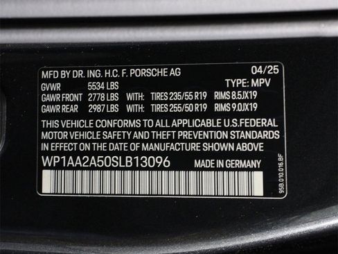 Certified 2025 Porsche Macan image 19