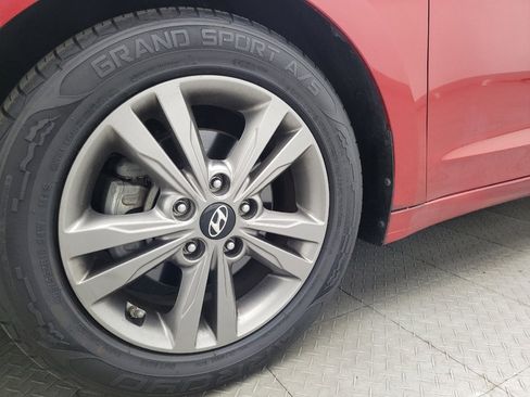 Used 2017 Hyundai Elantra SE FWD image 31