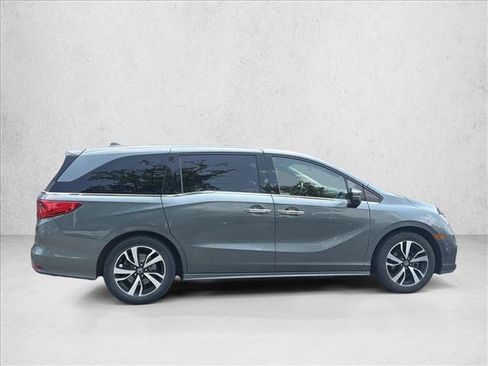Used 2018 Honda Odyssey Elite image 4