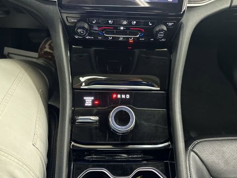 Used 2022 Jeep Grand Cherokee L Limited w/ Luxury Tech Group II image 42