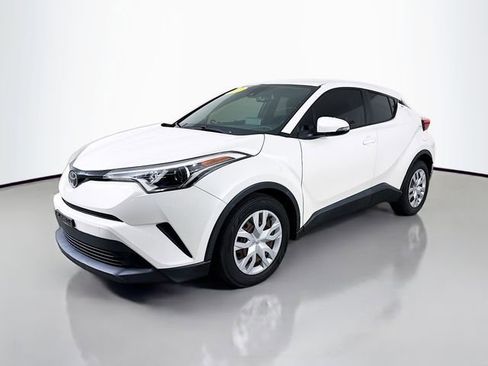 Used 2019 Toyota C-HR LE FWD image 3