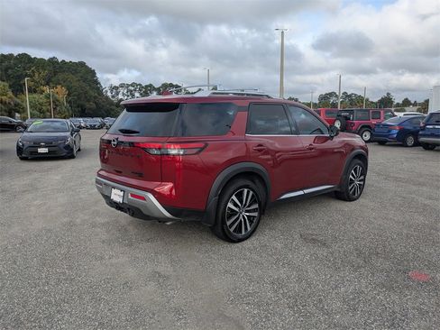 Used 2023 Nissan Pathfinder Platinum w/ Black Appearance Package image 3