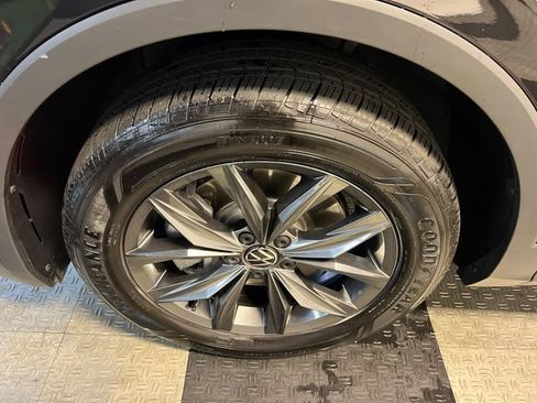 Certified 2023 Volkswagen Tiguan SE FWD image 8