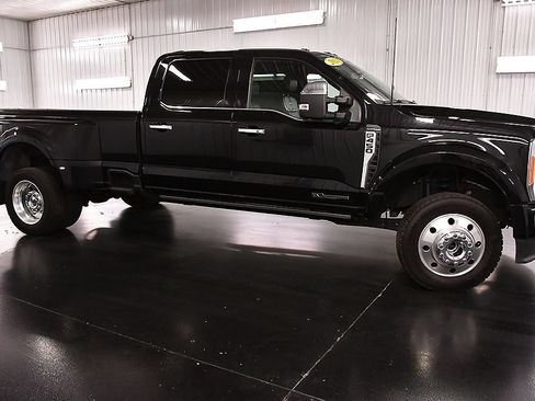 Used 2023 Ford F450 Platinum w/ FX4 Off-Road Package AWD/4WD image 8