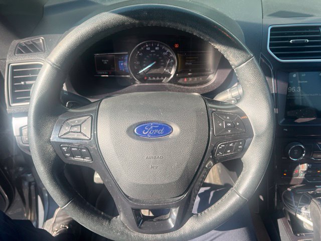 Used 2017 Ford Explorer XLT w/ Equipment Group 202A FWD image 7