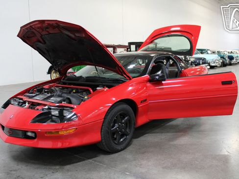 Used 1993 Chevrolet Camaro Z28 RWD image 38