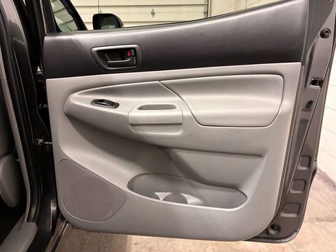 Used 2014 Toyota Tacoma 4x4 Double Cab w/ TRD Sport Package image 57