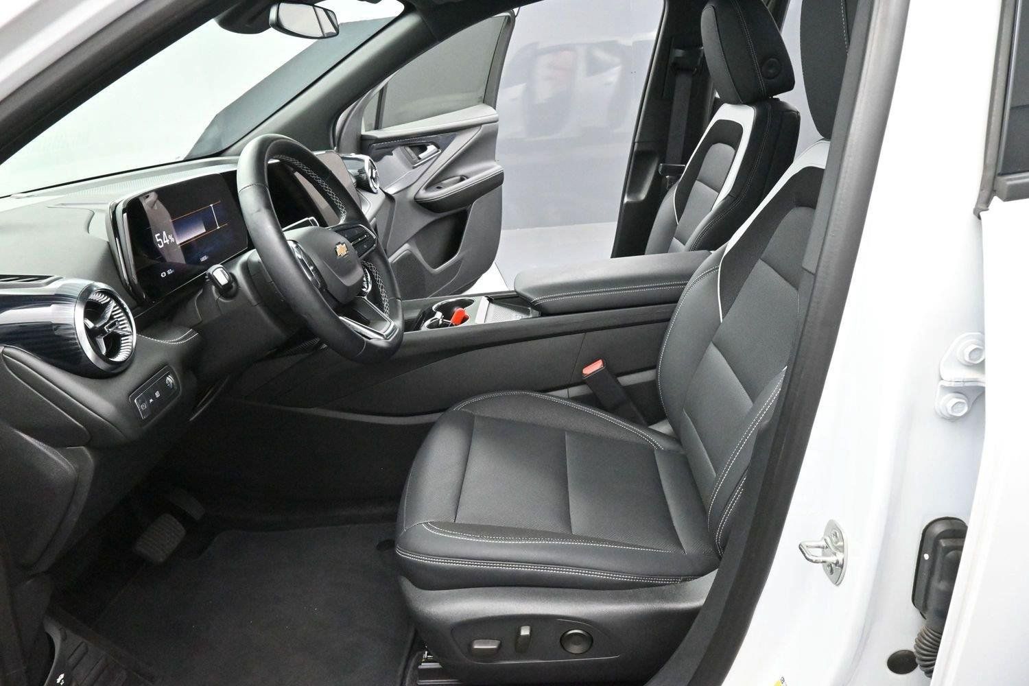 Used 2024 Chevrolet Blazer EV LT AWD/4WD image 15