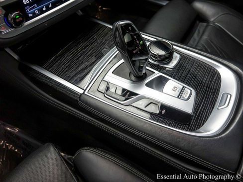 Used 2022 BMW 750i xDrive w/ Executive Package AWD/4WD image 25