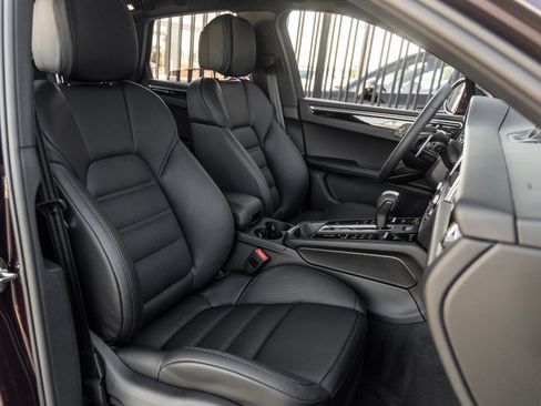 Certified 2026 Porsche Macan AWD/4WD image 47