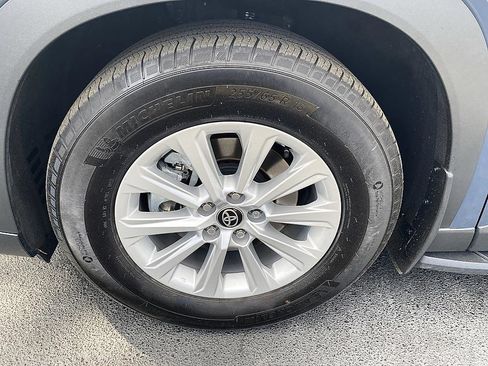 Certified 2025 Toyota Grand Highlander FWD image 8