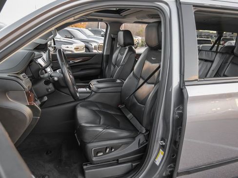 Used 2020 Cadillac Escalade ESV Luxury w/ Escalade Sport Edition image 36