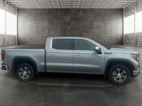 Used 2024 GMC Sierra 1500 SLT AWD/4WD image 4