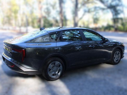 New 2025 Kia K4 LX image 12