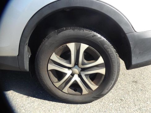 Used 2014 Toyota RAV4 LE AWD/4WD image 22