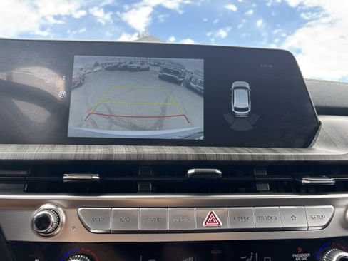 Used 2023 Kia Telluride EX w/ EX Captain's Chair Package AWD/4WD image 22
