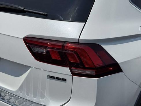 Used 2022 Volkswagen Tiguan SEL R-Line AWD/4WD image 13
