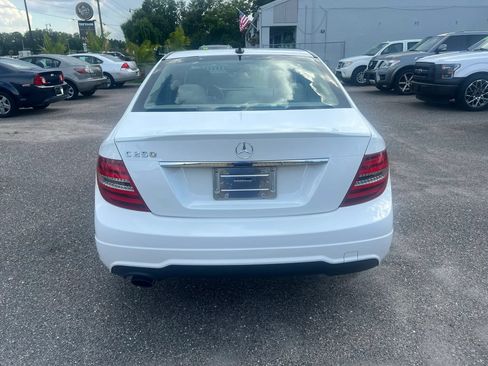 Used 2014 Mercedes-Benz C 250 Sedan image 4