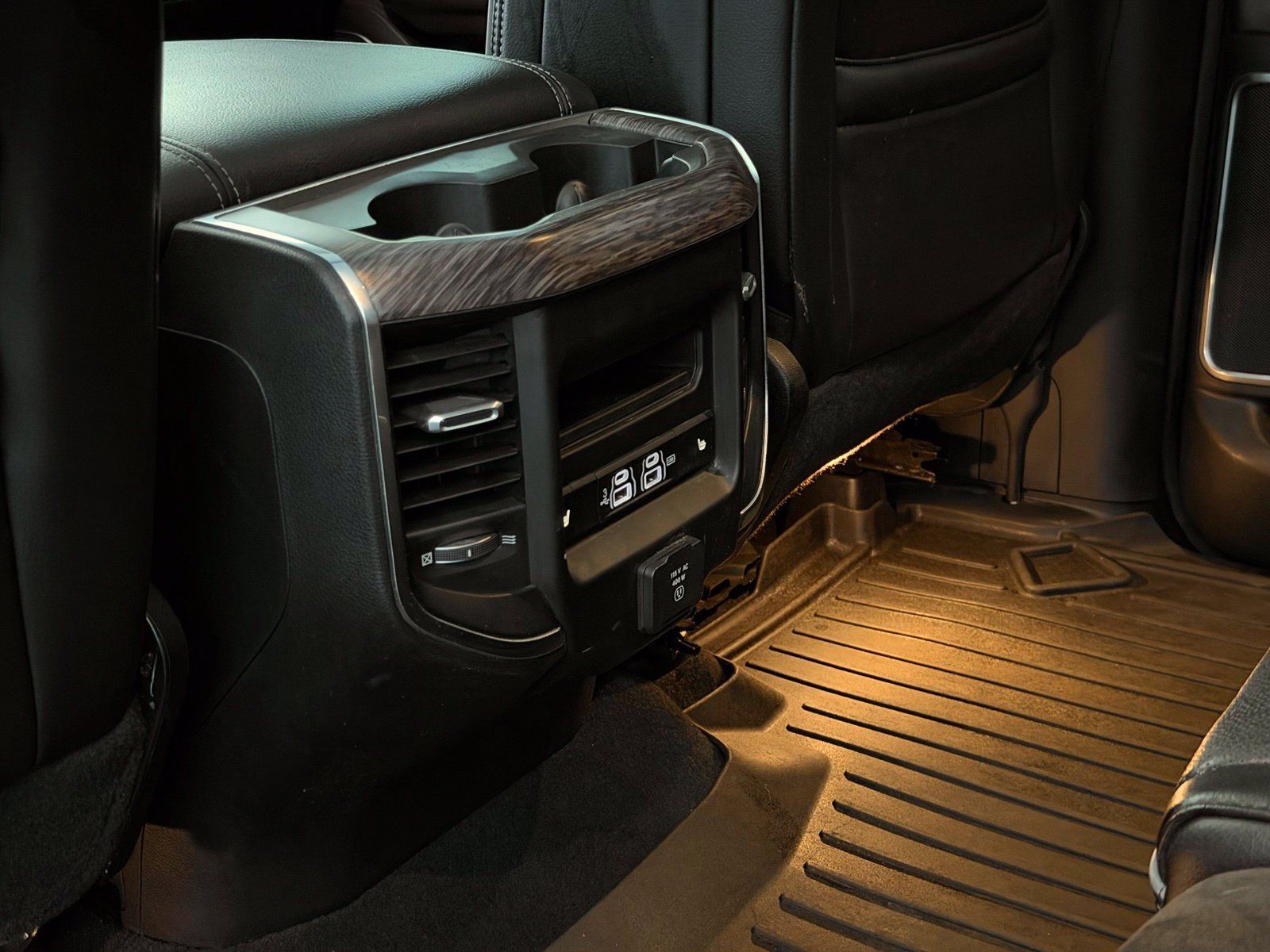 Used 2019 RAM 1500 Laramie AWD/4WD image 32
