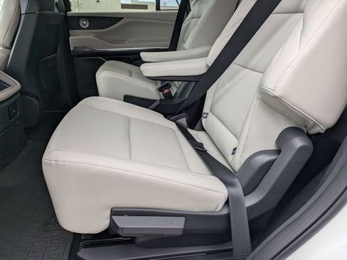 New 2026 Lincoln Navigator Reserve AWD/4WD image 11