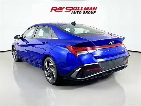 Used 2024 Hyundai Elantra Limited image 5