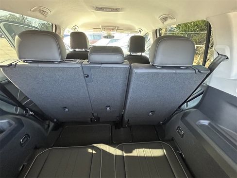 Used 2022 Volkswagen Tiguan SE image 14