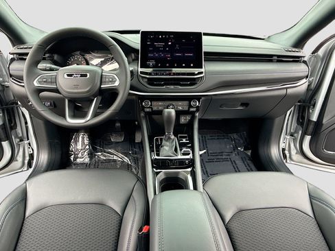 New 2026 Jeep Compass Latitude image 3