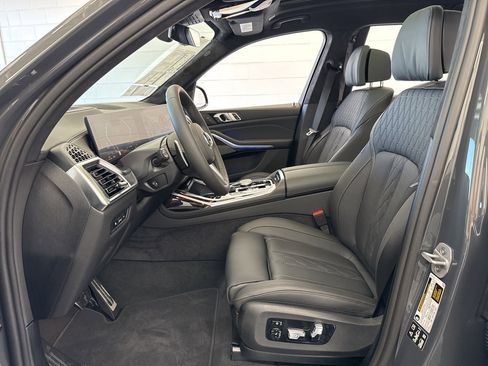 New 2026 BMW X7 xDrive40i w/ M Sport Package image 17