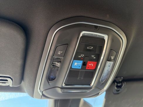 Used 2024 Jeep Wagoneer L Series II image 35