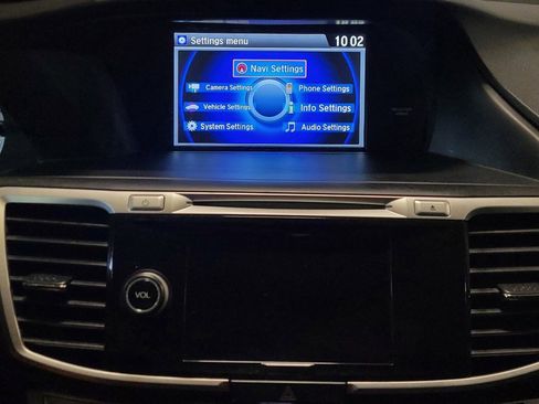 Used 2015 Honda Accord Touring image 25