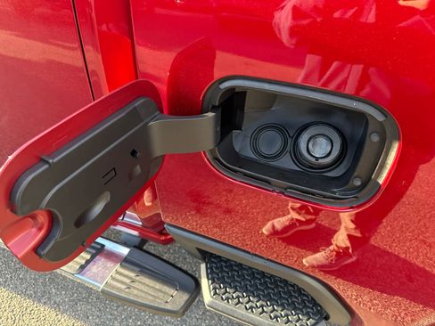 New 2026 GMC Sierra 2500 SLT w/ SLT Premium Package image 10