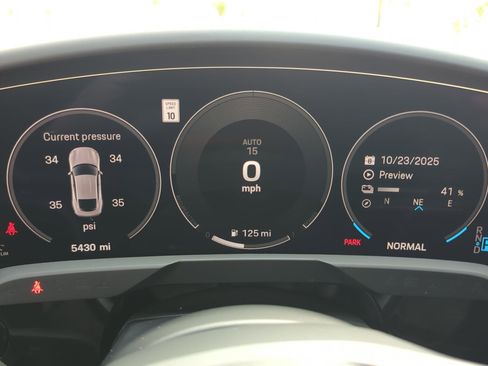 Used 2025 Porsche Taycan image 21