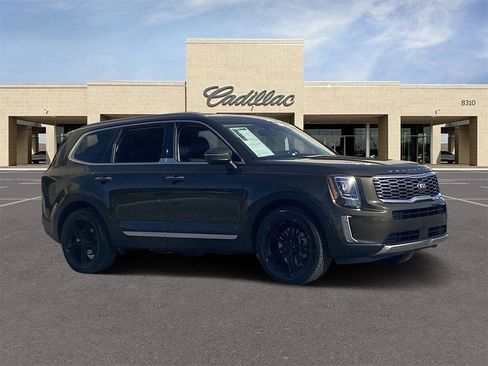 Used 2020 Kia Telluride S w/ S 8 Passenger Seating Package image 3