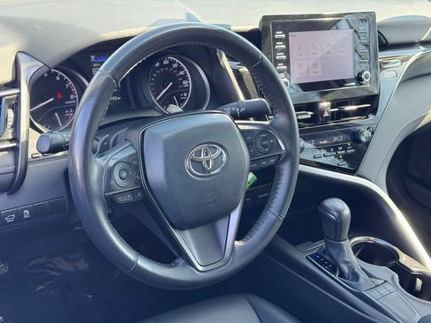 Used 2024 Toyota Camry SE image 18
